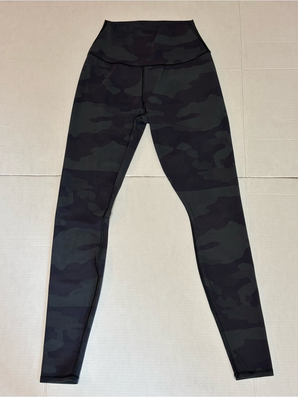 Alo camo print leggings
